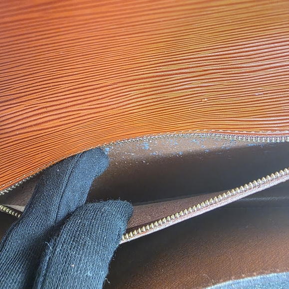Vintage Louis Vuitton Epi Monceau Biface 2Way Shoulder Bag, Kenyan Fawn Brown - Picture 8 of 16